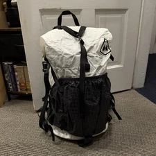 Hyperlite Mountain Gear Ultralight Medium Backpack