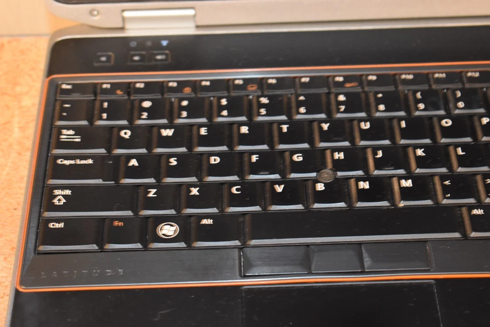 Dell Latitude E6520 Laptop Intel Core i7-2620M 16GB RAM 128GB SSD Windows 10 Pro - Image 4 of 4