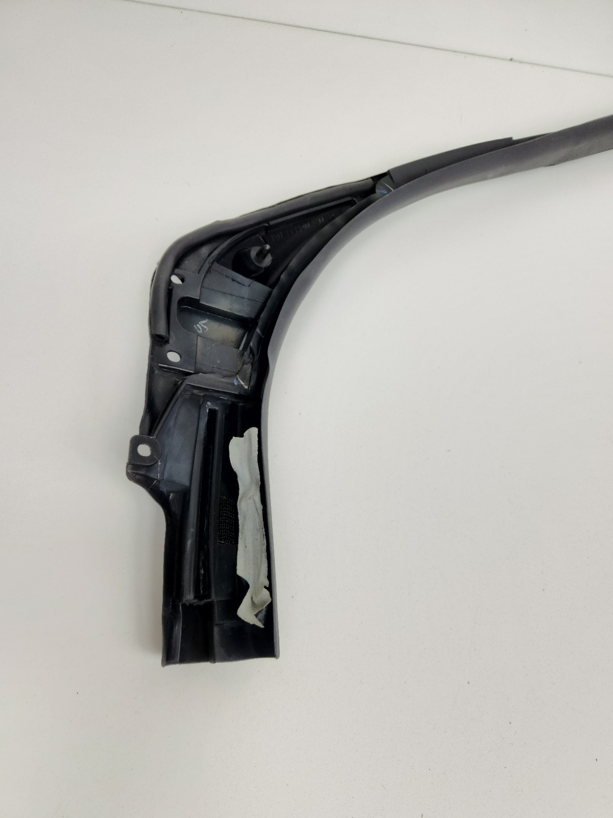 2015-2017 MCLAREN 675LT RIGHT PASSENGER SIDE DOOR WEATHERSTRIP SEAL GASKET OEM 