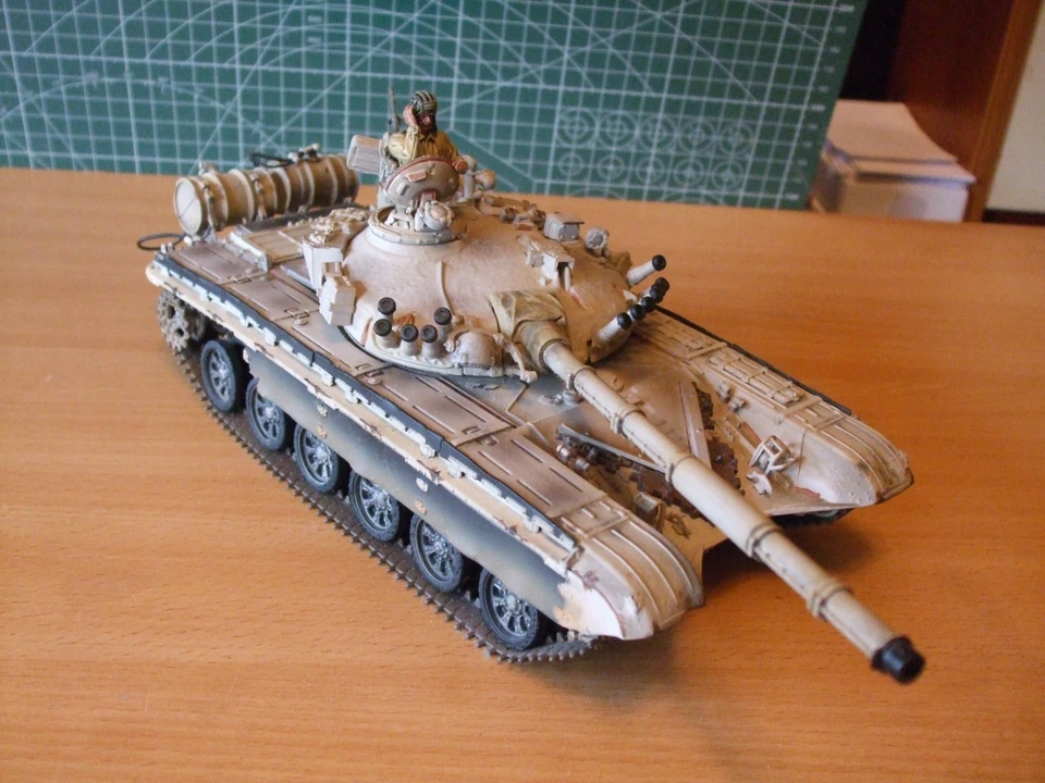 FORCES OF VALOR .IRAQI  T-72  (1/32 SCALE) - Image 4 of 4