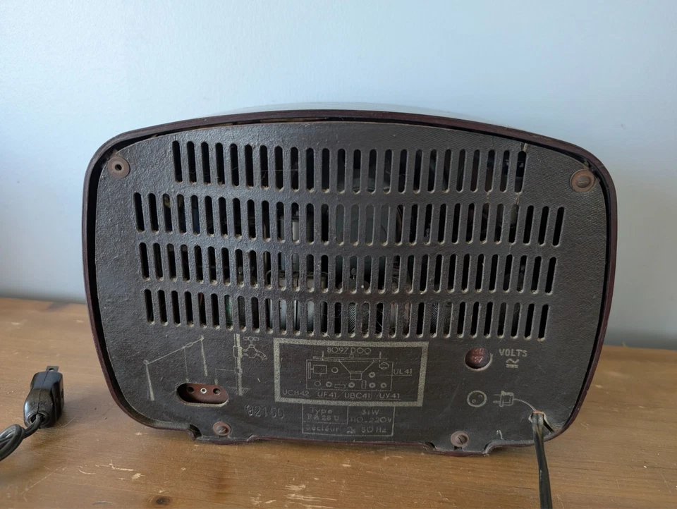 Ancien poste radio à lampe Radiola RA 26 U - Photo 4/4