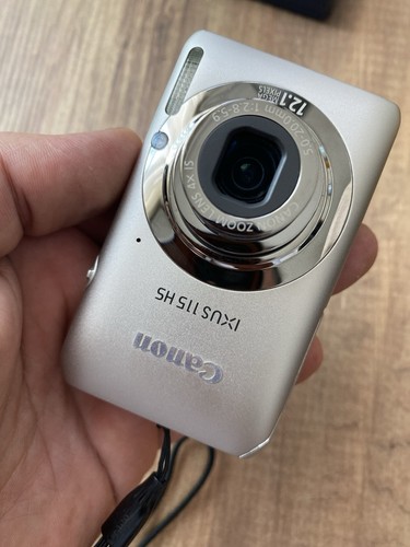Canon IXUS 115 HS 16 MP Full HD Video Digital Camera Silver w/Charger - Picture 2 of 9