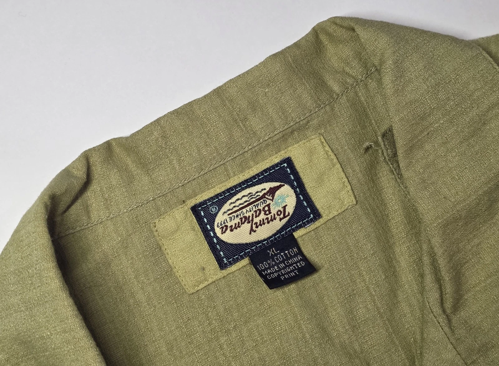 Tommy Bahama Hawaiian Camp Shirt Green/Yellow Size XL Coconut Button
Opens in a new window or tab