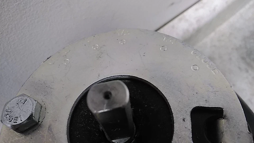 Válvula mariposa estilo brida Nibco FC27653 21/2 2-1/2 pulgadas tamaño tubo 200 PSI máximo Foto 4 de 4