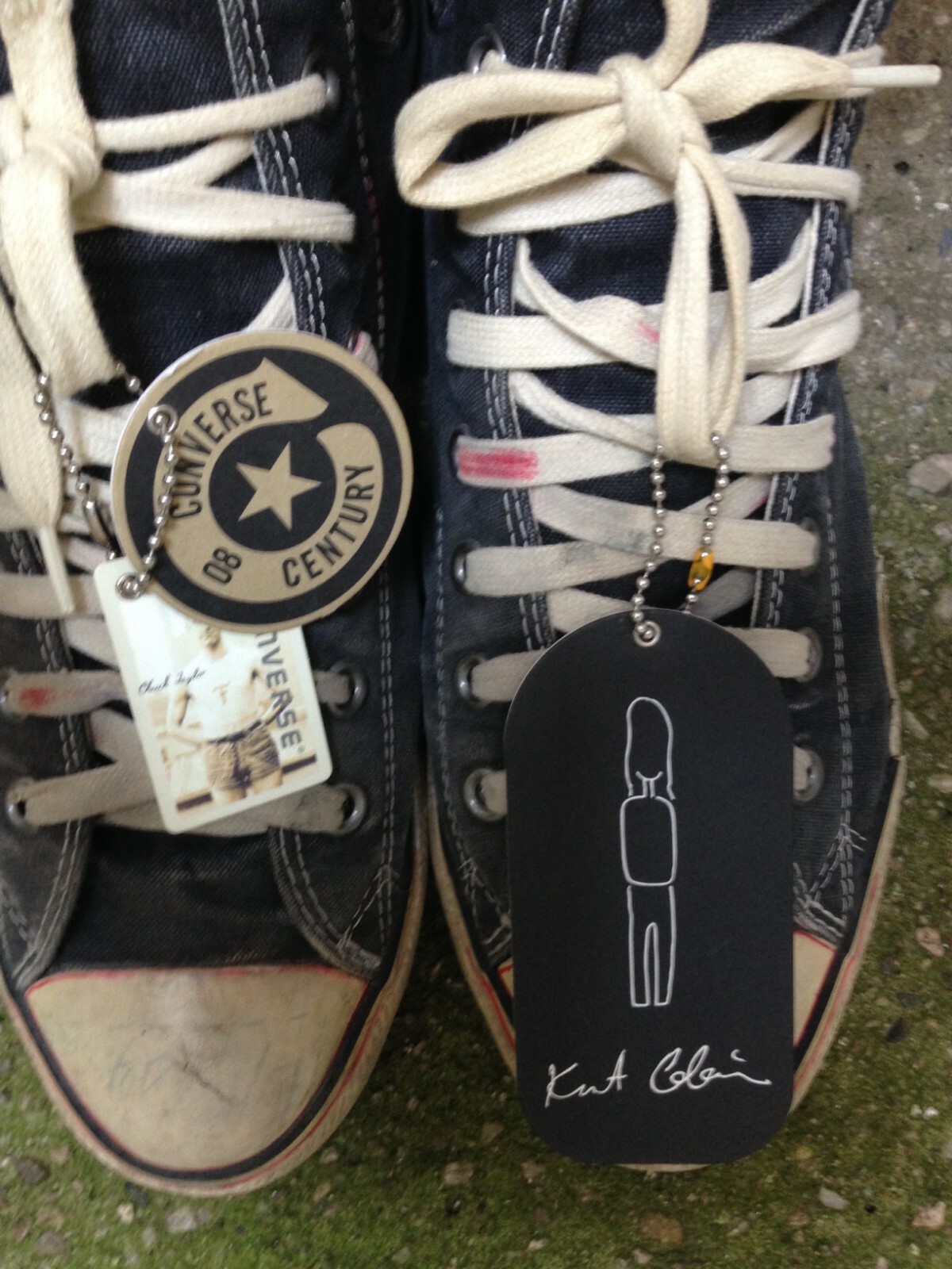 kurt cobain converse shoes