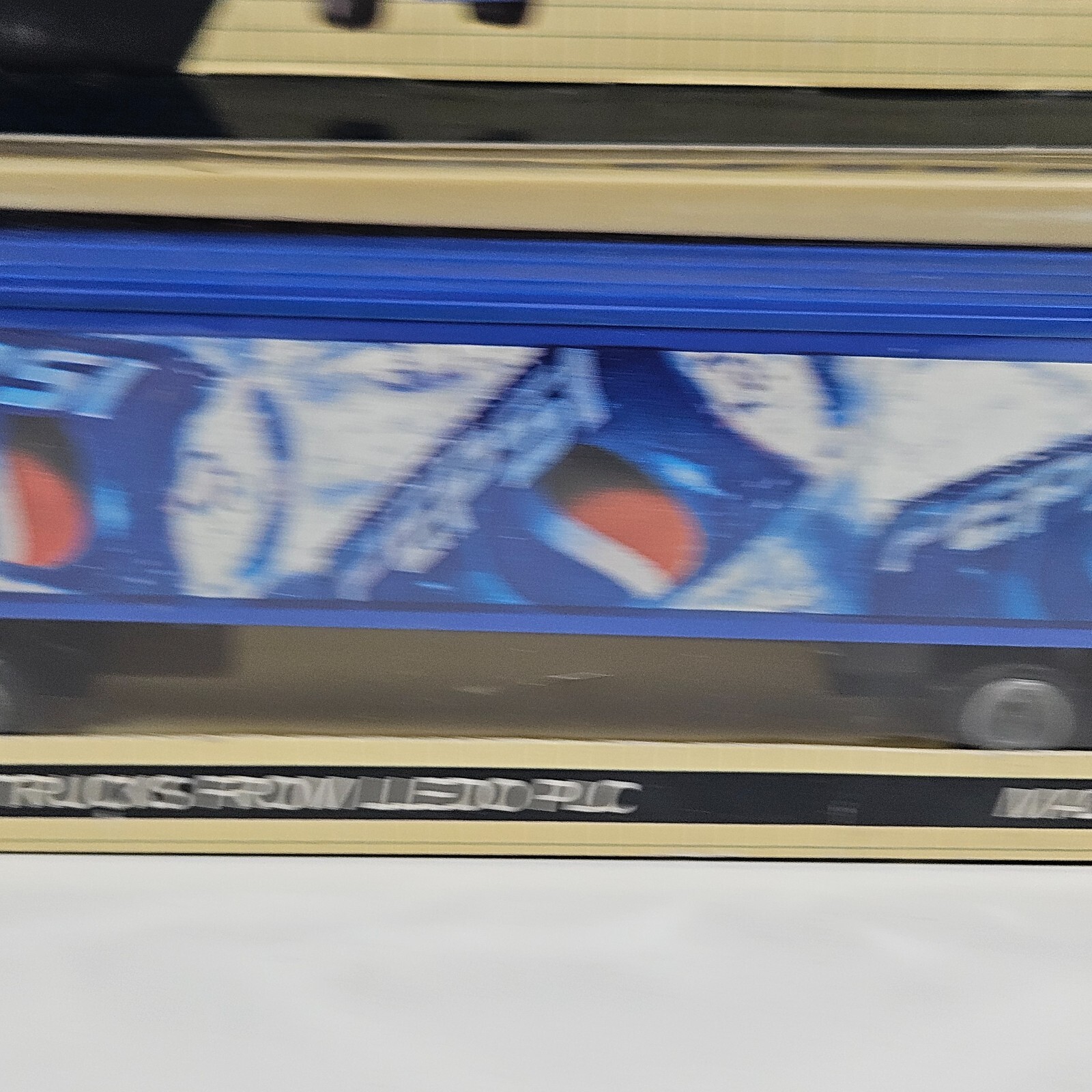 Picture 4 of 9