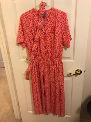 VICKI WAYNE SIGNATURE COLLECTION  DRESS { SZ. 10) with belt