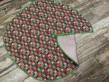 Christmas Quilted Tree Skirt Reversible Handmade Imperfect Vintage Red Green