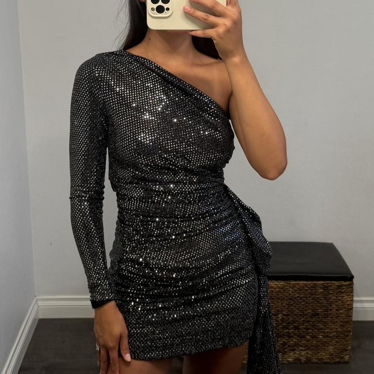 Teri Jon Black Silver Sequin mini dress ruching side Stretch One Shoulder  Sz 8