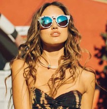 Quay Australia Womens sunglasses High emotion-Blue-Marble carrying bag NWT