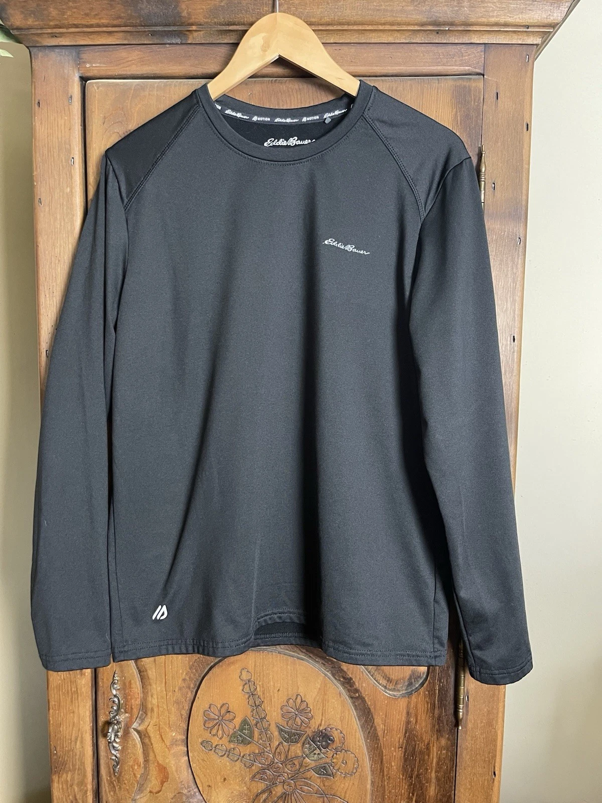 Eddie Bauer Men’s Medium Black Long Sleeve Motion FreeDry Stretch Athletic Top