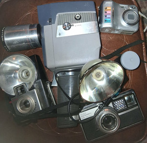 VINTAGE Revere Reflex, Kodak Instamatic 500 Lot w/ Nikon Coolpix NOT TESTED