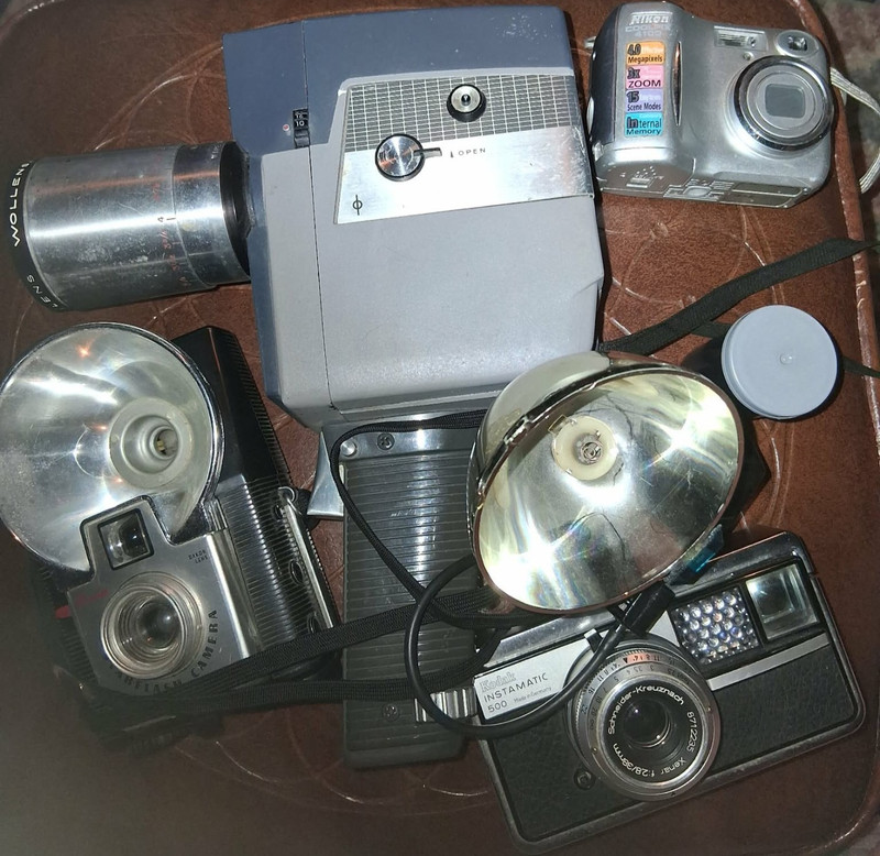 VINTAGE Revere Reflex, Kodak Instamatic 500 Lot w/ Nikon Coolpix NOT TESTED