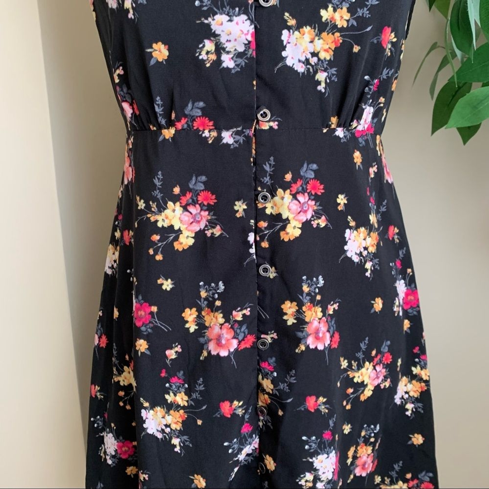 Max Studio Sleeveless Button Down Collared Floral… - image 5