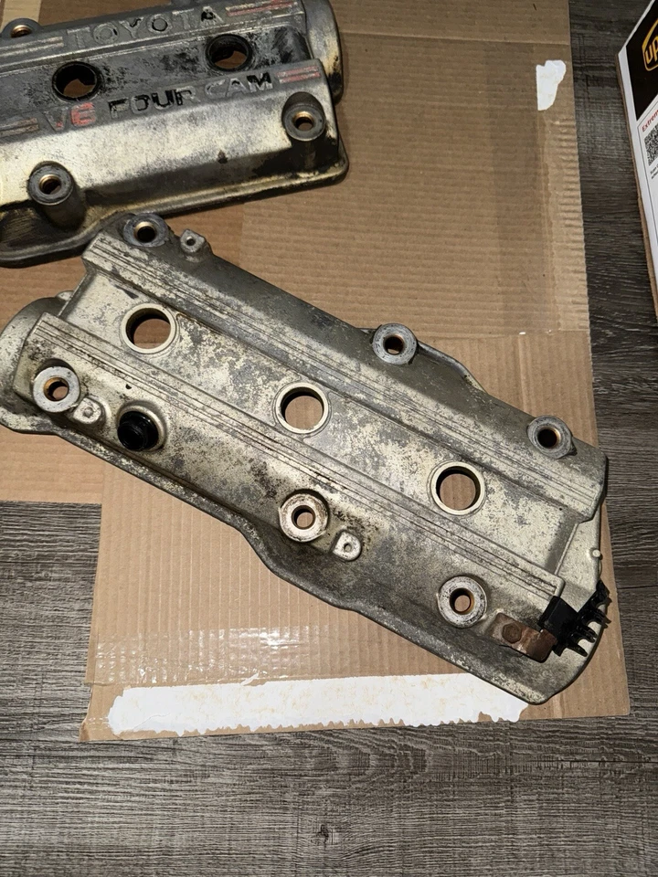 Toyota Camry 1988 cubiertas de válvula OEM 2,5 L V6 4 levas Foto 3 de 4