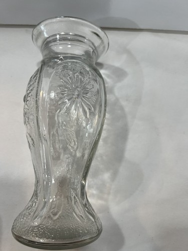 VINTAGE COLLECTIBLE DEPRESSION EMBOSSED GLASS FLOWER VASE - Picture 2 of 24