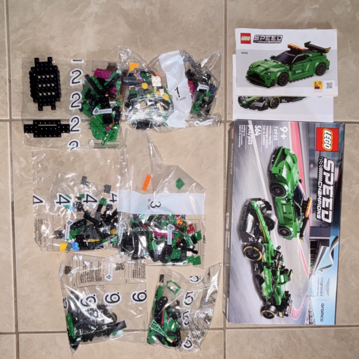 LEGO Speed Champions Aston Martin Safety Car & AMR23 76925 Set 564