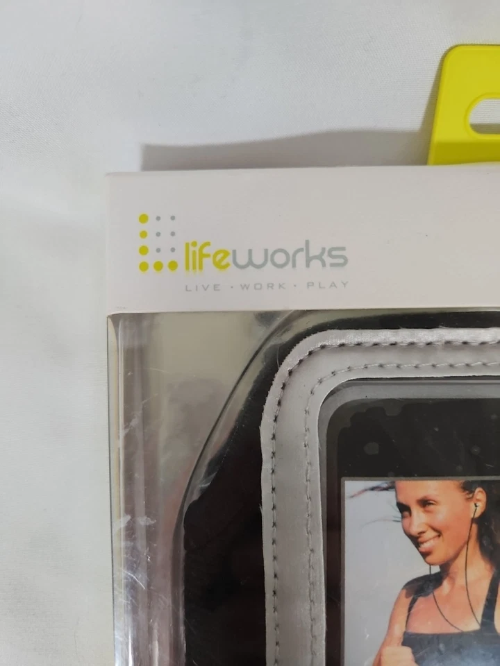 NEW Lifeworks Sport SPORT ARMBAND Fits 7” to 15” iPhone/iPod Touch Blk/Slvr NEW - Image 2 of 4