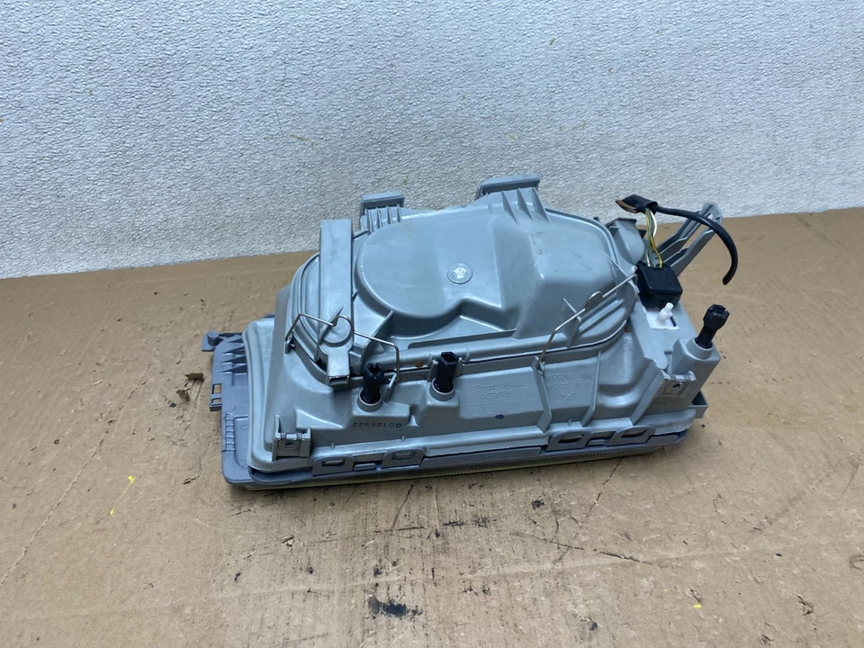 Faro izquierdo conductor mercedes 190e 190d w201 1987 a 1993 euro s1118 cv Foto 4 de 4