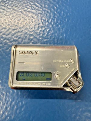 SONY NW-E70 Network Walkman  Digital Music Player Silver Mini TESTED WORKS