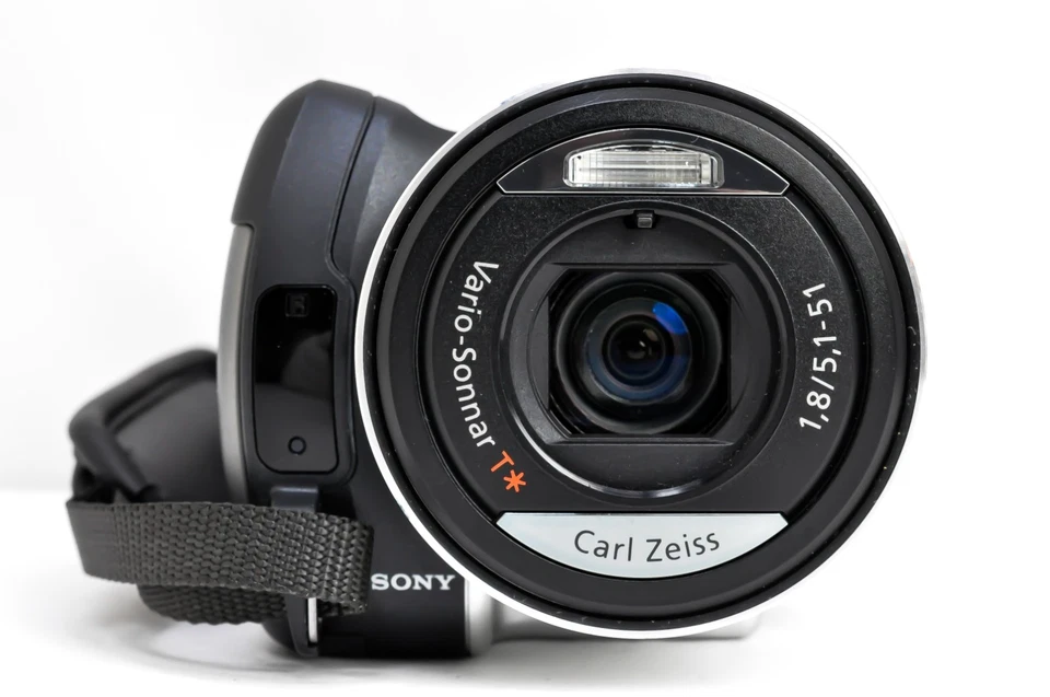 Sony Handycam DCR-SR100 30GB 120x Digital Zoom HDD Digital Camcorder Nightshot - Image 4 of 4