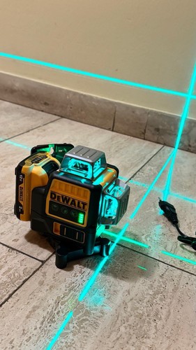 DEWALT 3x360 Multilinien Laser Grün - Bild 4 von 5