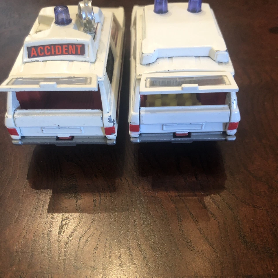 CORGI VIGILANT RANGE ROVER AMBULANCE & POLICE WHIZZWHEELS 482 - - Image 3 of 4