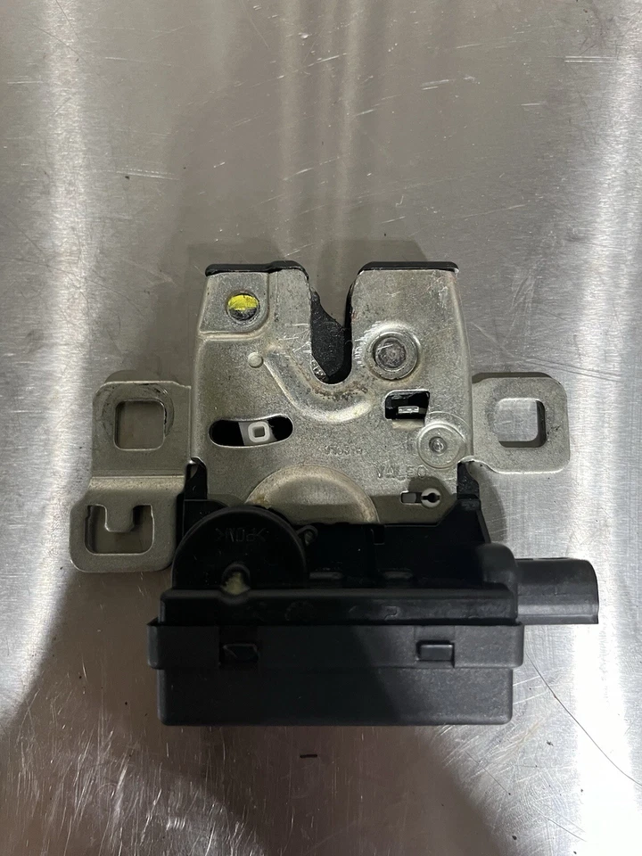 06-09 Range Rover Sport HSE Trunk Lid Lock Latch Release Actuator OEM FQR500140 - Image 3 of 4