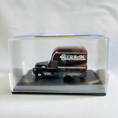 Oxford Roadshow Burtons Morris Van MM038 1:43 Scale w/Case #1144 of 2000