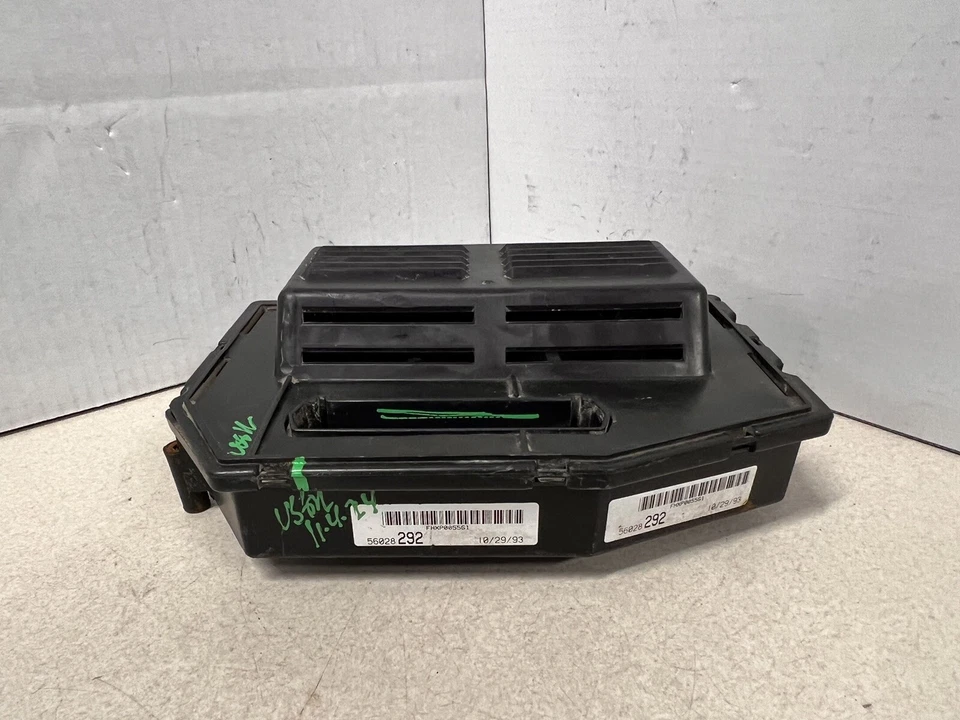 Jeep Wrangler YJ 1994 4,0 ECU automático módulo de control del motor ECM 56028292 Foto 2 de 4