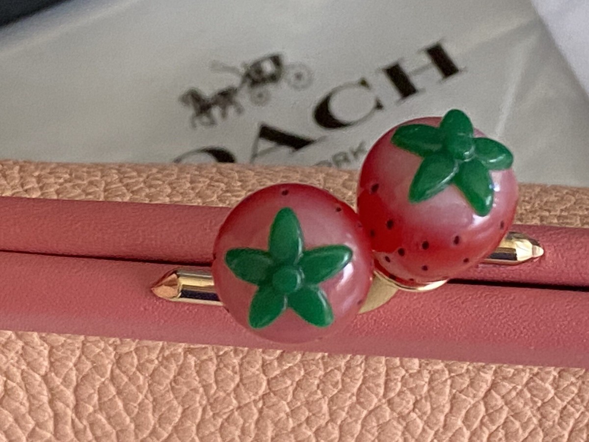 【COACH】NORA KISSLOCK カードケース COACH® Outlet | Nora Kisslock Card Case In Signature Canvas