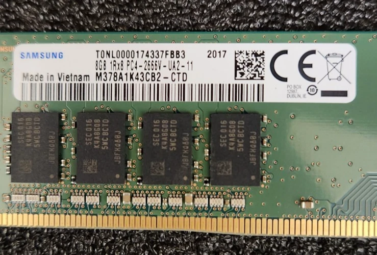 Memoria RAM de escritorio Samsung 8 GB DDR4 2666 MHz PC4-21300 1Rx8 DIMM M378A1K43CB2-CTD Foto 3 de 4