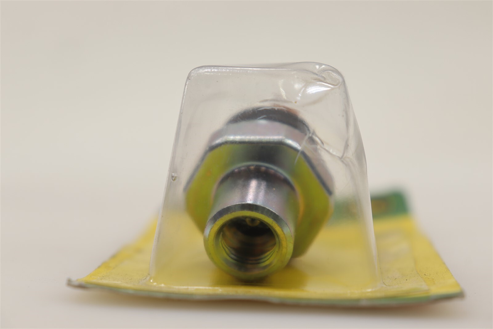 NEW OEM John Deere A/C Refrigerant Pressure Switch AT252691 643K 
