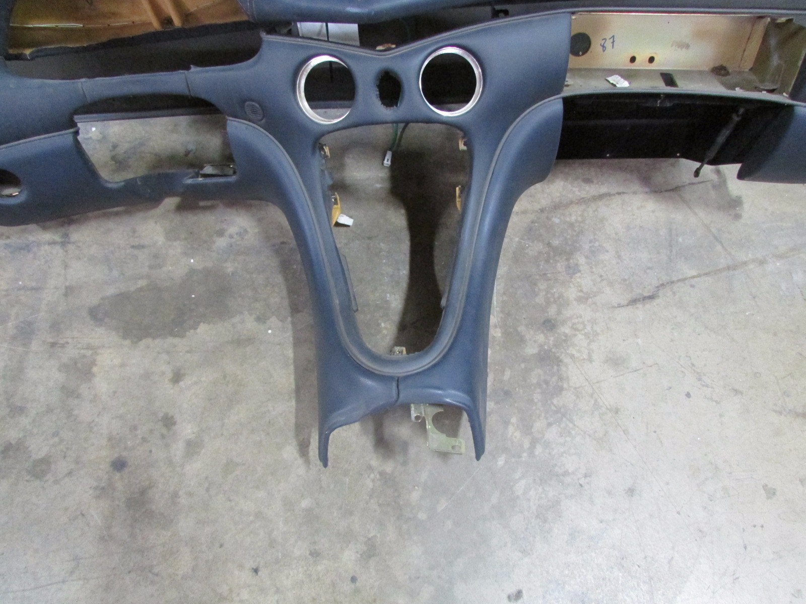 Maserati Spyder M138, Dash Assembly w/ Upper Dash Top, Blue, P/N 667732
