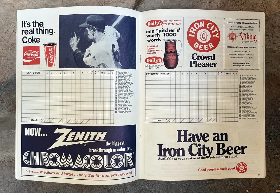 Libro de marcadores oficial de los Piratas de Pittsburgh 1971 contra los Padres de San Diego Clemente sin anotar Foto 2 de 4