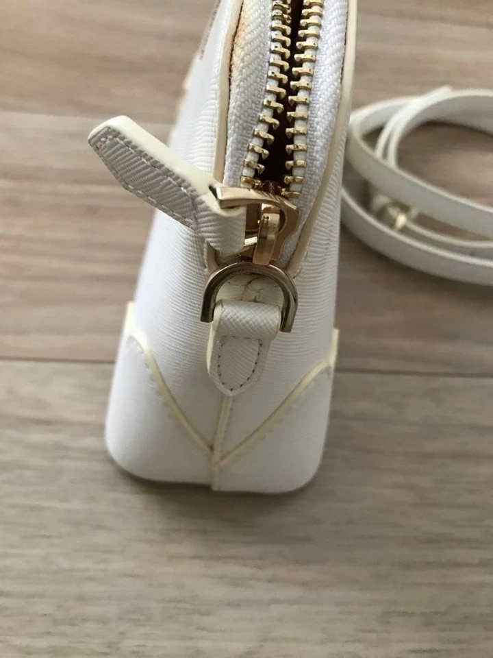 Bolso de hombro Samantha Thavasa Petit Choice Sailor Moon Serenity blanco Foto 3 de 4