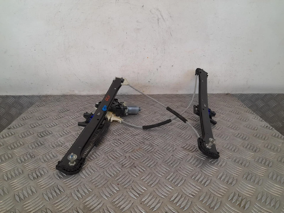 Audi A3 Mk3 2012-2020 Right Drivers O/S Front Window Regulator 8V4837462 - Image 3 of 4