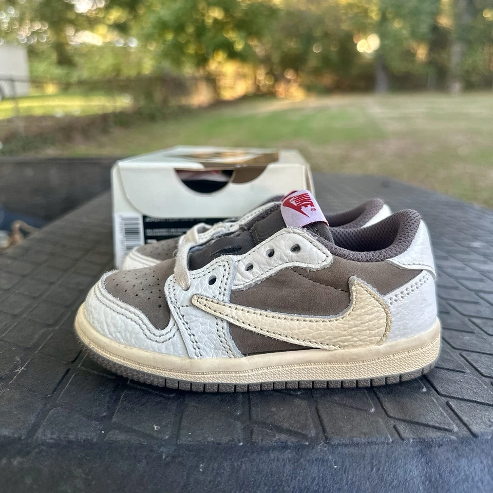 Jordan 1 Low OG SP TD Reverse Mocha Travis Scott Size 7c - Image 3 of 4