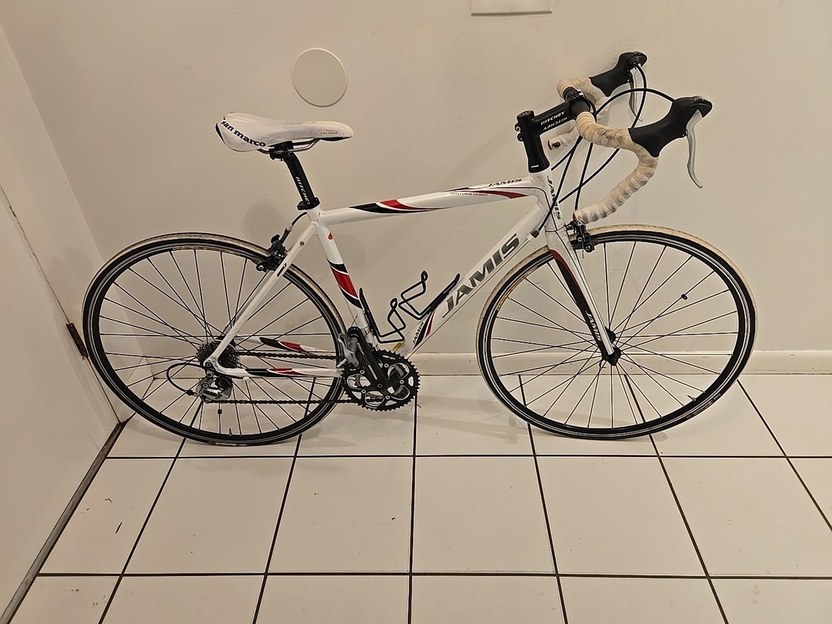 Jamis Ventura Comp Road Bike 7005 T-6. 49cm SST Paddle Shifter