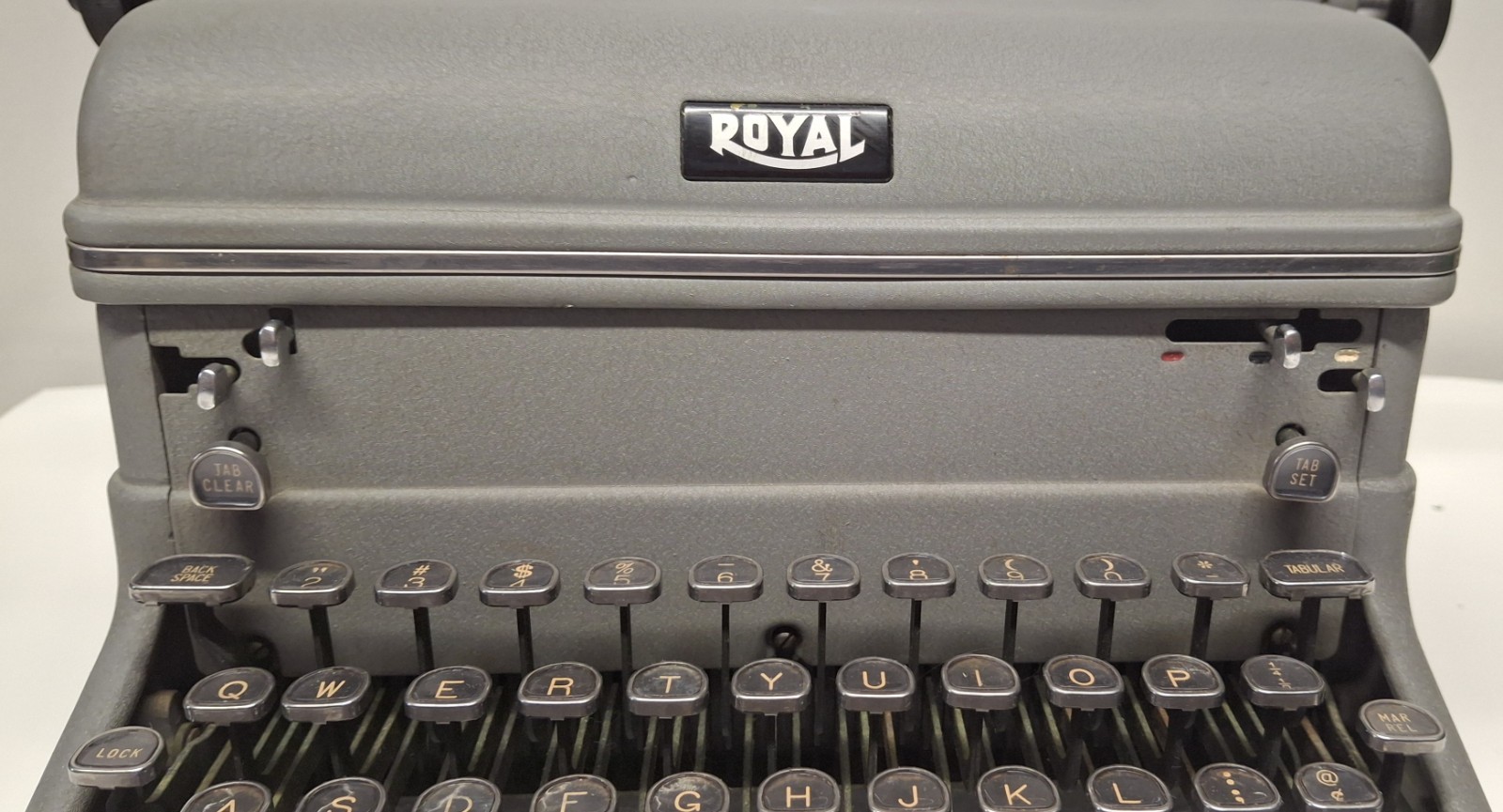 Vintage Royal Desktop Manual Typewriter KMG Model  1949 WORKS