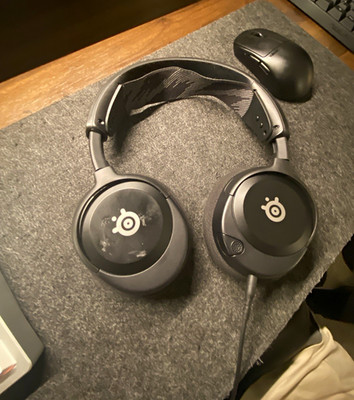SteelSeries Arctis 7P Wired Over-Ear Headset w/ Mic, 3.5mm Jack, Black