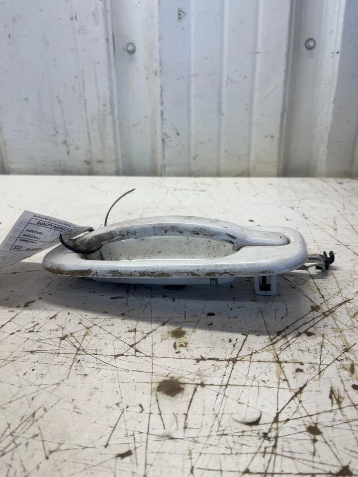 00-06 GMC YUKON XL 1500 Manija Puerta Exterior Puerta Izquierda Cuerpo Trasero Color pintado Foto 3 de 4