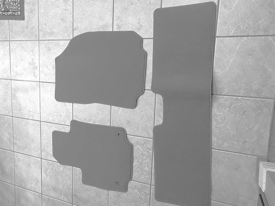 Alfombrillas GMC Terrain 2018-2023 delanteras y traseras premium gris OEM GM. Foto 2 de 4