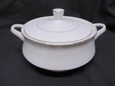 Crown Victoria Fine Porcelain China ''Lovelace'' Covered Tureen-Casserole Dish