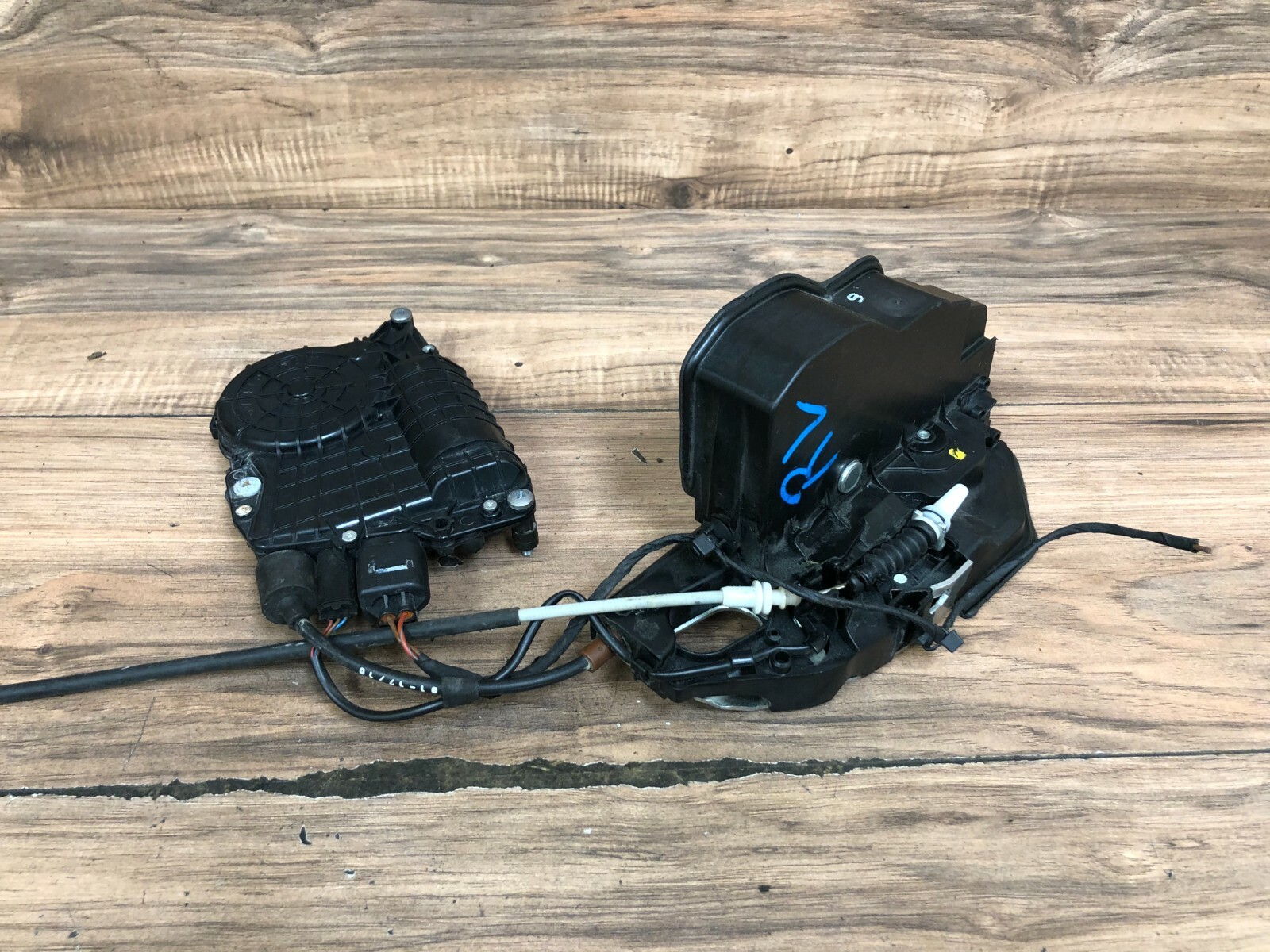BMW OEM F01 F02 740 750 760 REAR DRIVER SIDE DOOR ACTUATOR LATCH LOCK 09-15