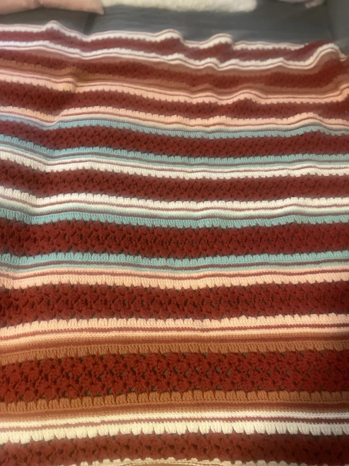 手工钩针毯波西米亚条纹红色粉红色兵马俑和水 — 第 3/4 张图片