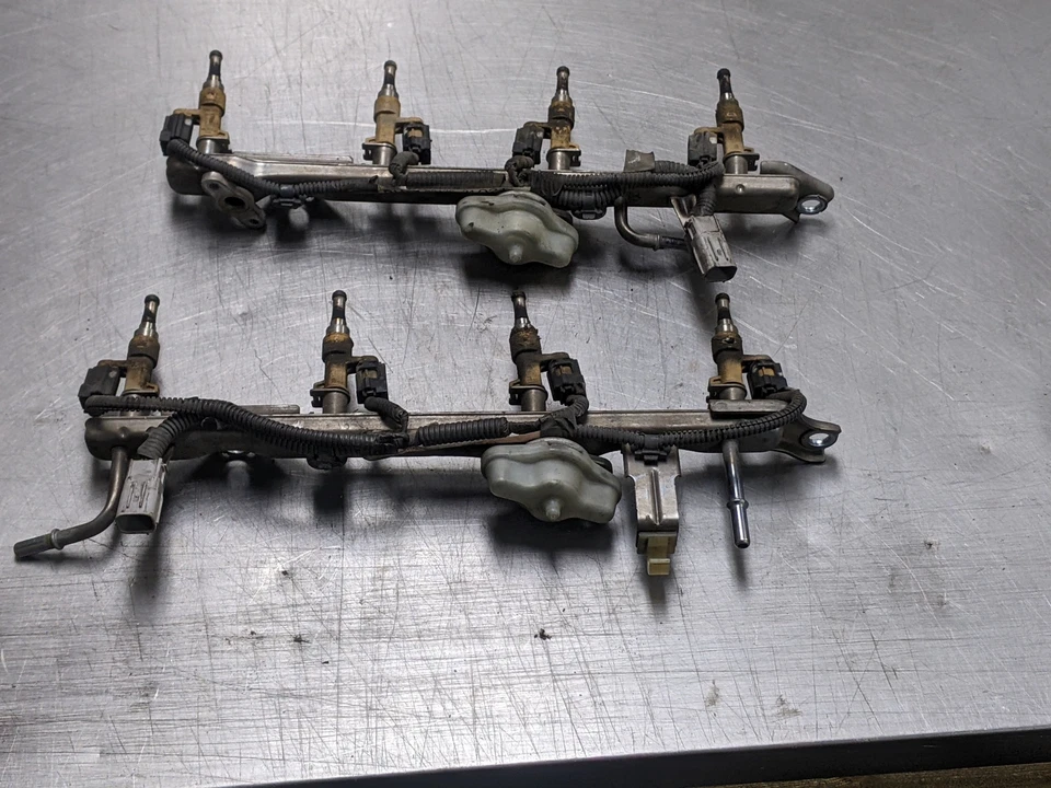 Juego de inyectores de combustible con riel para 07-20 Toyota Tundra 5.7 232500S020 gasolina Foto 2 de 4