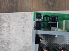 LEGO 10185 Creator Expert - Green Grocer Modular Buildings -  InComplete