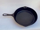 Early Wagner Ware Stylized Logo #8 Cast Iron Skillet Perimeter Heat Ring