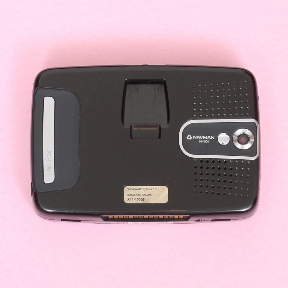 NAVMAN N40i 3.5” GPS Car Navigation System Sat Nav w/ Camera + Car Charger - Image 3 of 4